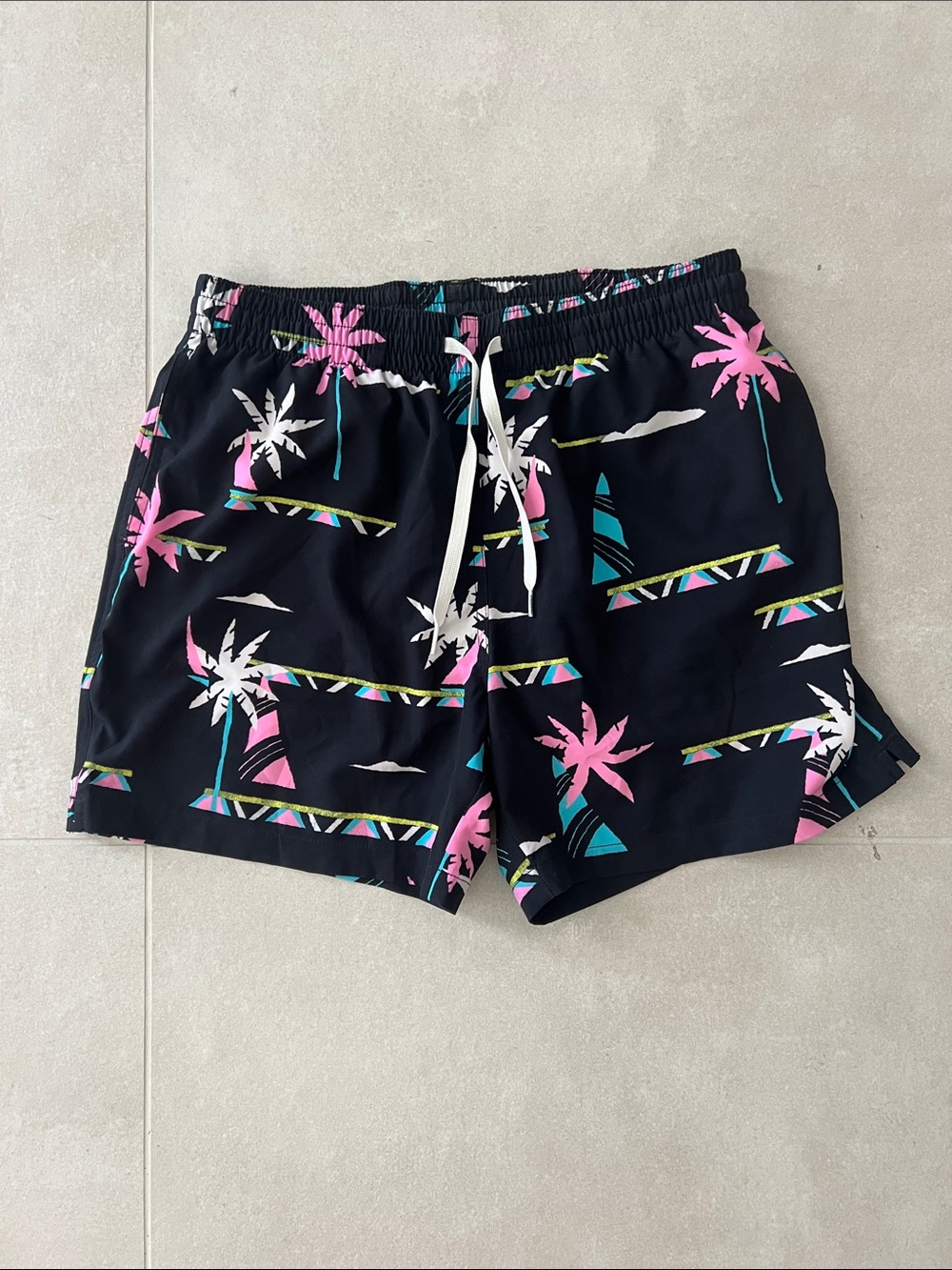 Chubbies Men's Black and Neon Tropical Print Swim Shorts trunks